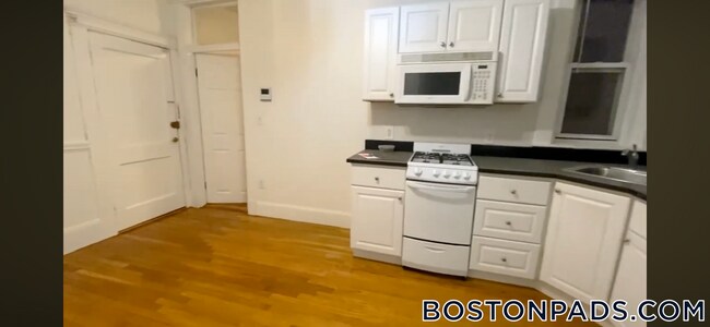 Photo - 26 Hemenway St Unit 10