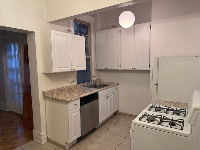 Photo - 5431 Howe St Unit 1st