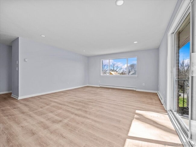 Photo - 98 Carlton St Unit 101