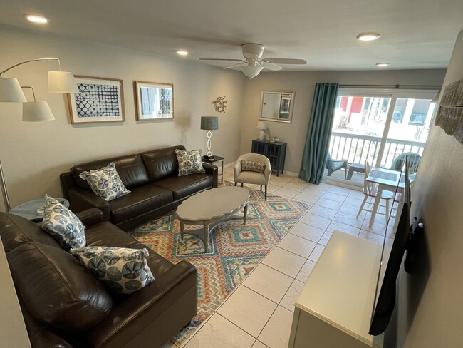 Living room from main entry - 1650 Via de Luna Dr Unit G5