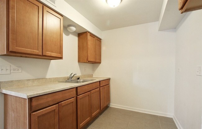 Photo - 11143 S Martin Luther King Jr Dr