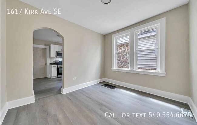 Photo - 1617 Kirk Ave SE