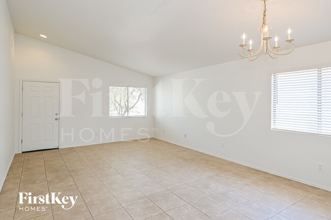 Photo - 2367 W Rousseau St