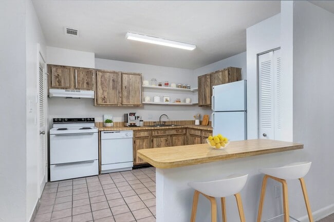 Photo - Pinetree Gardens