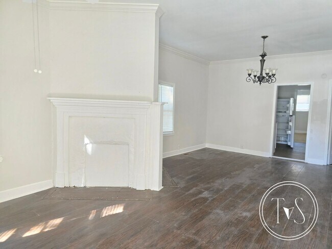 Photo - RATE DROP ALERT (was $1900/month)!