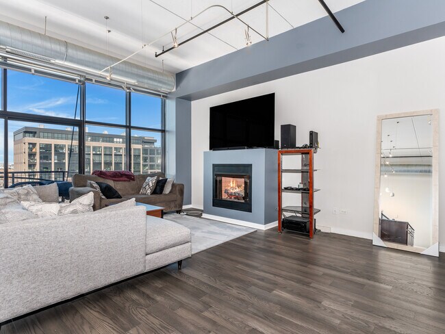 Photo - 1224 W Van Buren St