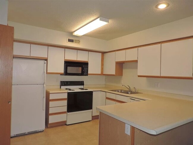 Photo - Great location- 2-bedroom, 1-bath condo in Coralville Unit 102