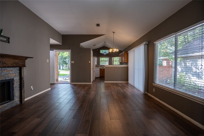 Building Photo - 46 N Rushwing Cir