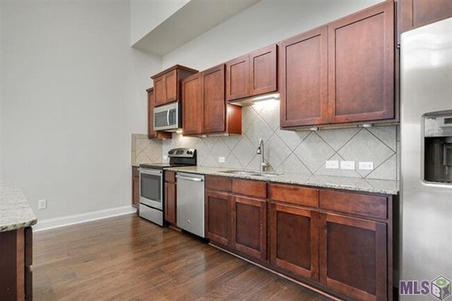 13869 Stone Gate Dr