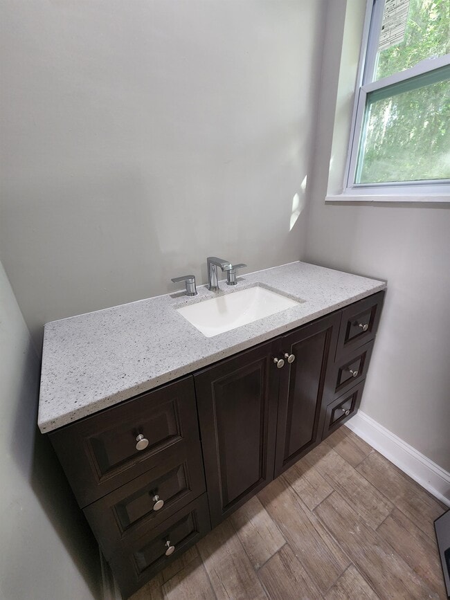 Photo - 1177 Mohawk St