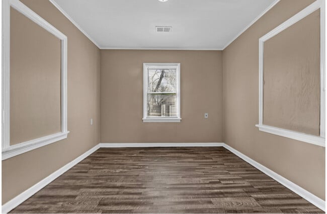 Photo - 3067 Pershing Ave