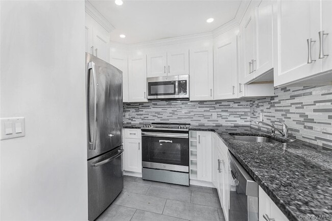 Photo - 174 Ashford Ave Unit B