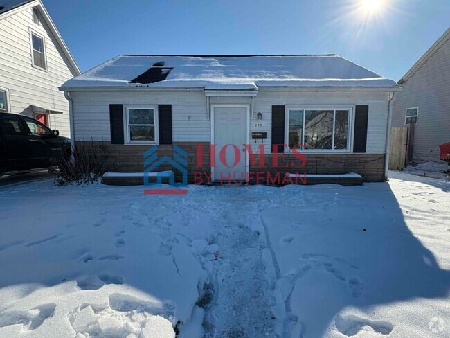 Building Photo - Two Bedroom House |Bonus Room | Garage