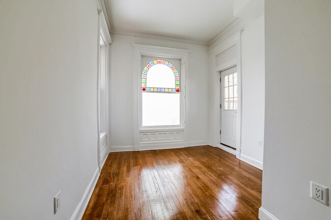 Living Room - 495 Orange St Unit 2F