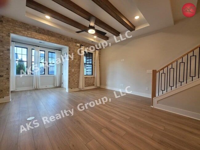Photo - 1164 Windsor Sq