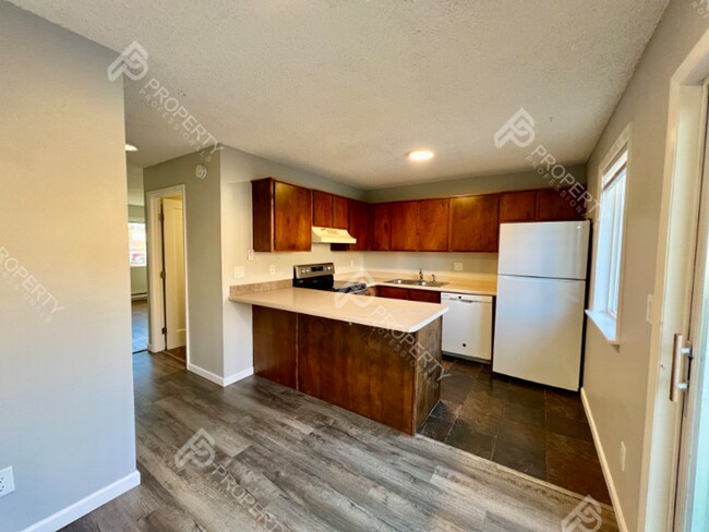 Photo - Em Ave Duplex Unit 1352 Em Ave