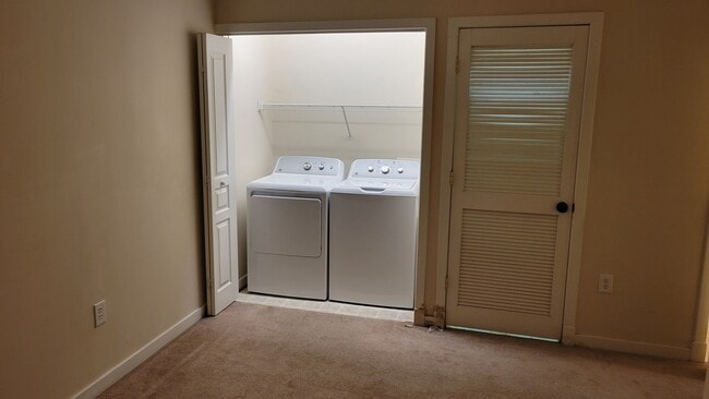 Photo - 1252 Frost Pl