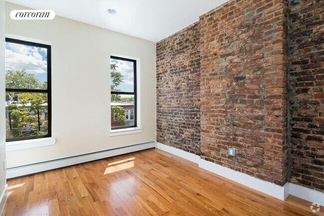 Building Photo - 1384 Madison St Rental