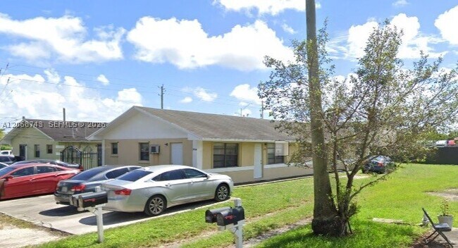 2416 NW 79th St Unit 2418