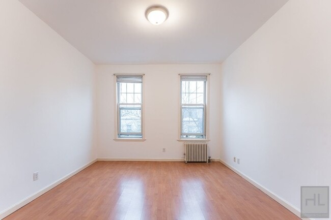Photo - 41 STREET Unit 1L