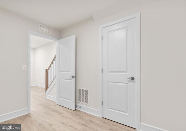 Photo - 21764 Dollis Hl Ter