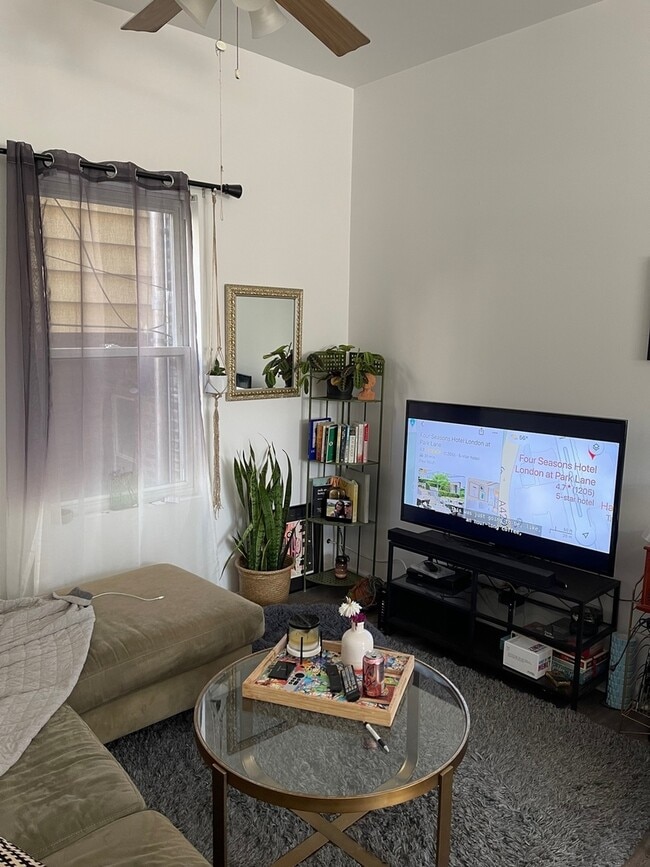 Photo - 912 N Ashland Ave Unit 2C