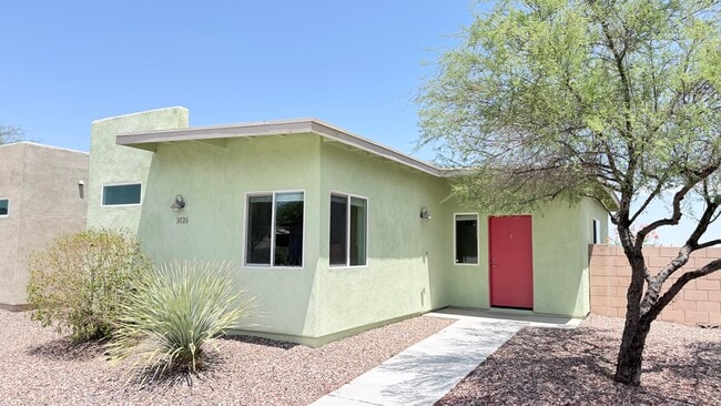 Building Photo - 3026 N Dasylirion Dr