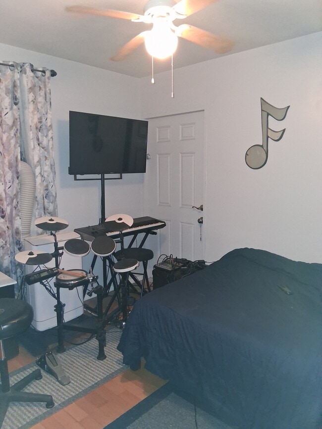 Building Photo - 5361 Sierra St Unit C