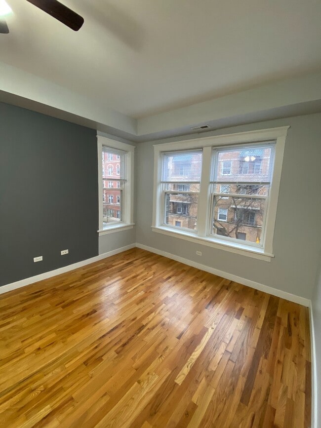 Photo - 7456 N Greenview Ave