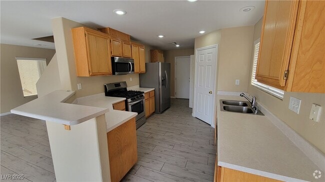 Building Photo - 6217 Mercer Valley St Rental