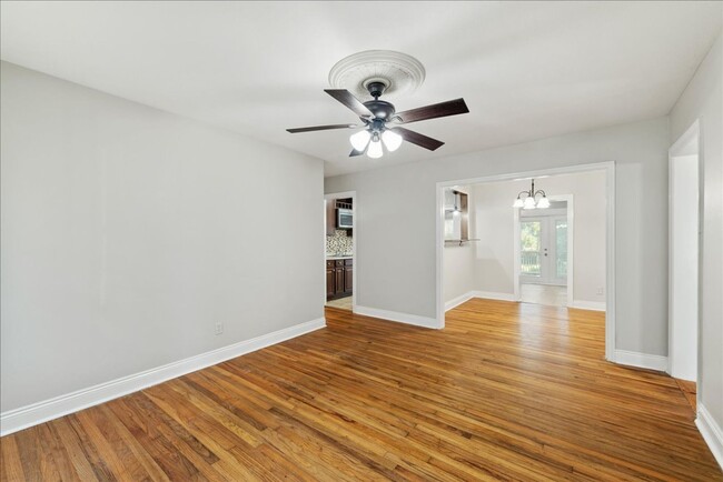Photo - 1916 Blackburn Ave
