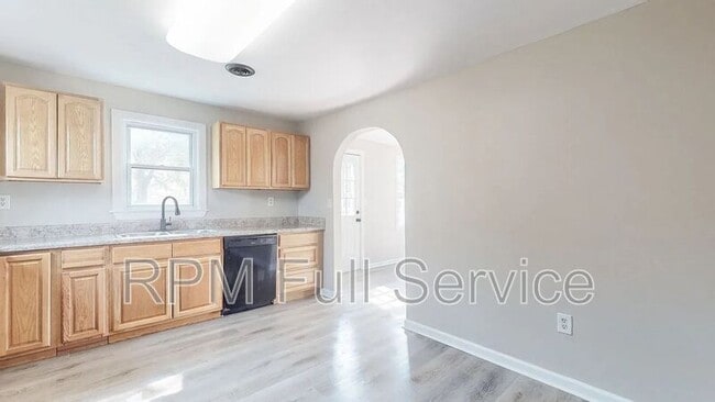 246A East Woodrow Street