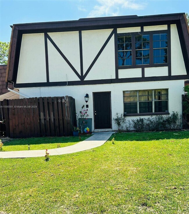 Photo - 103 Weybridge Cir