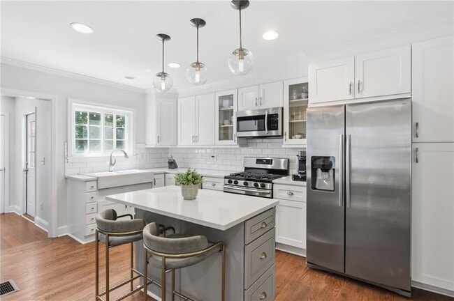 2305 Sanford Rd