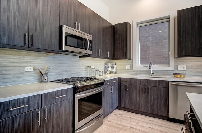 Photo - 2518 W Addison St Unidad 2W