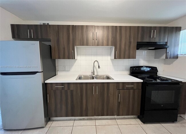 Photo - 1610 N 25th St Unit 8