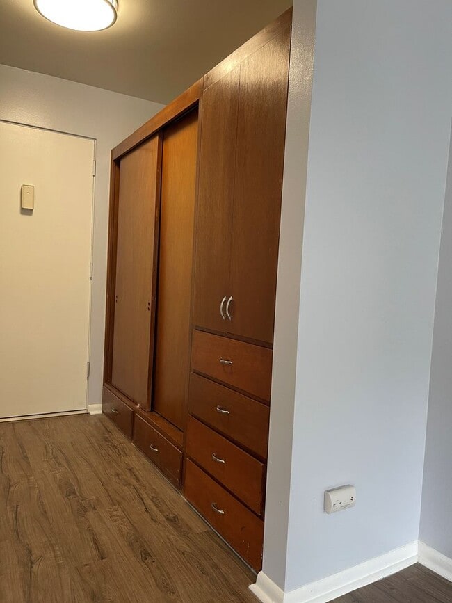 Photo - Bellevue Place Apartments