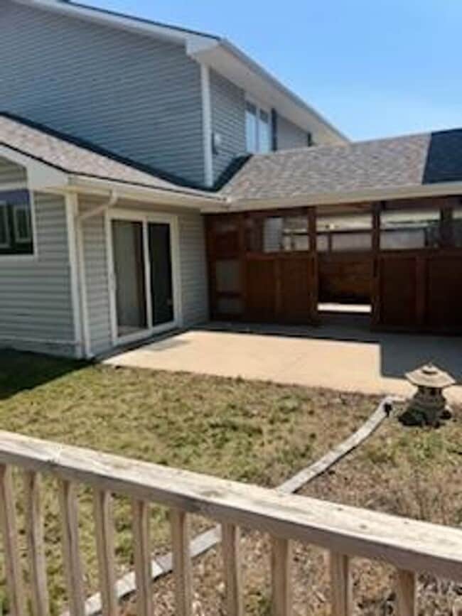 Photo - Hutchinson Rental