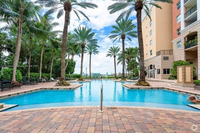 Building Photo - 17100 N Bay Rd Unit 1209 Rental