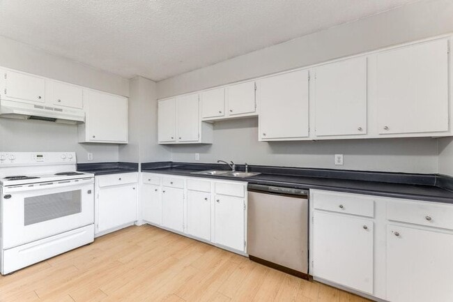 Photo - 2409-2411 Magnolia St Unit 2411 Magnolia St