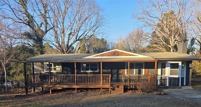 Building Photo - 1411 Sycamore Dr NW