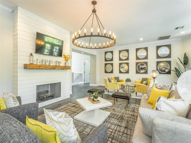 Photo - The Avenues of Lakeshore