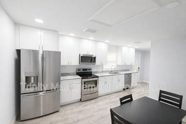 Photo - 1509 E Winding Way