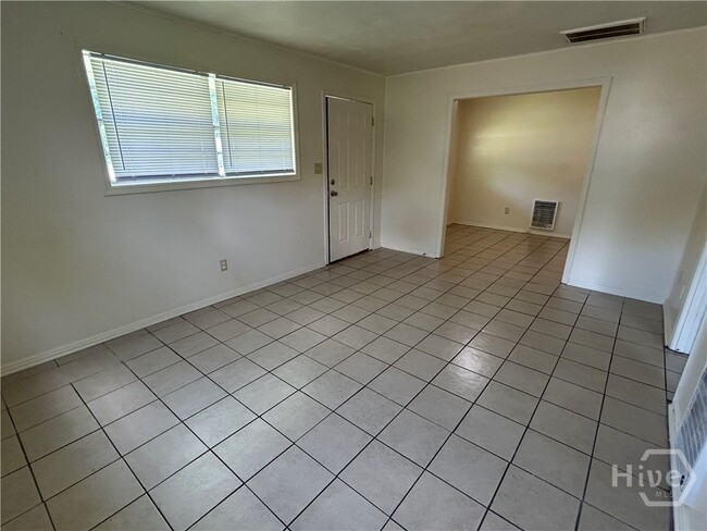 Photo - 130 Candler Ct