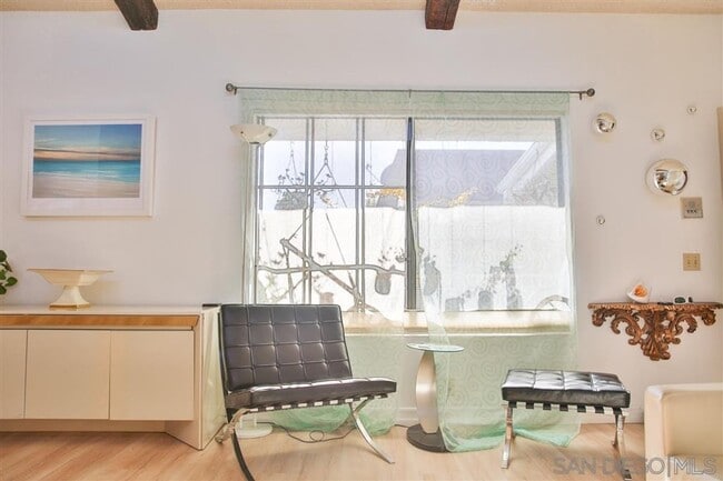 Photo - Light, Bright + Airy 2 Bed, 2 Bath Second Floor Condo in Highly Desirable Hillcrest! Unidad 5