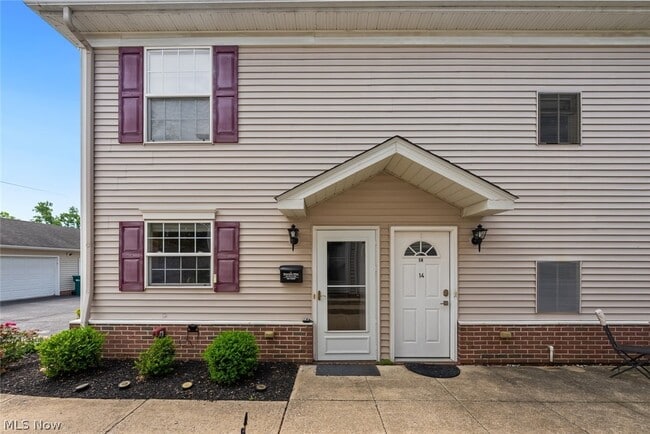 Building Photo - 11531 Riverview Ct Unit 13