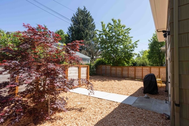 Photo - 532 NE 29th Ave