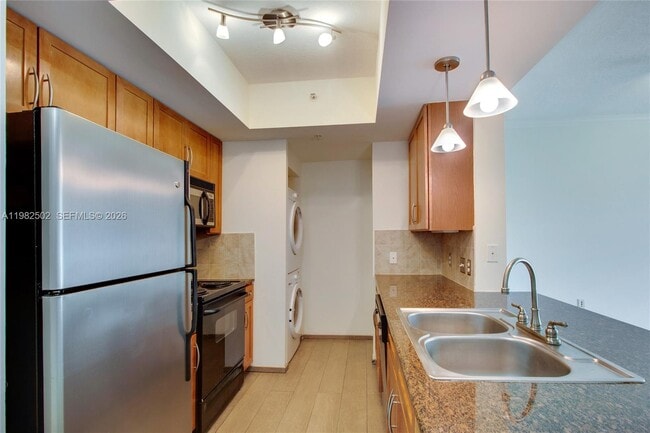 Photo - 2000 N Bayshore Dr Unidad 506