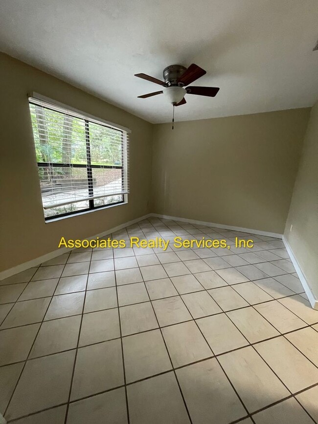 Photo - 3/2 North West!- 2 Weeks Free rent with im...