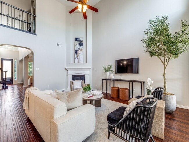 Photo - 3250 Woodbine Tr